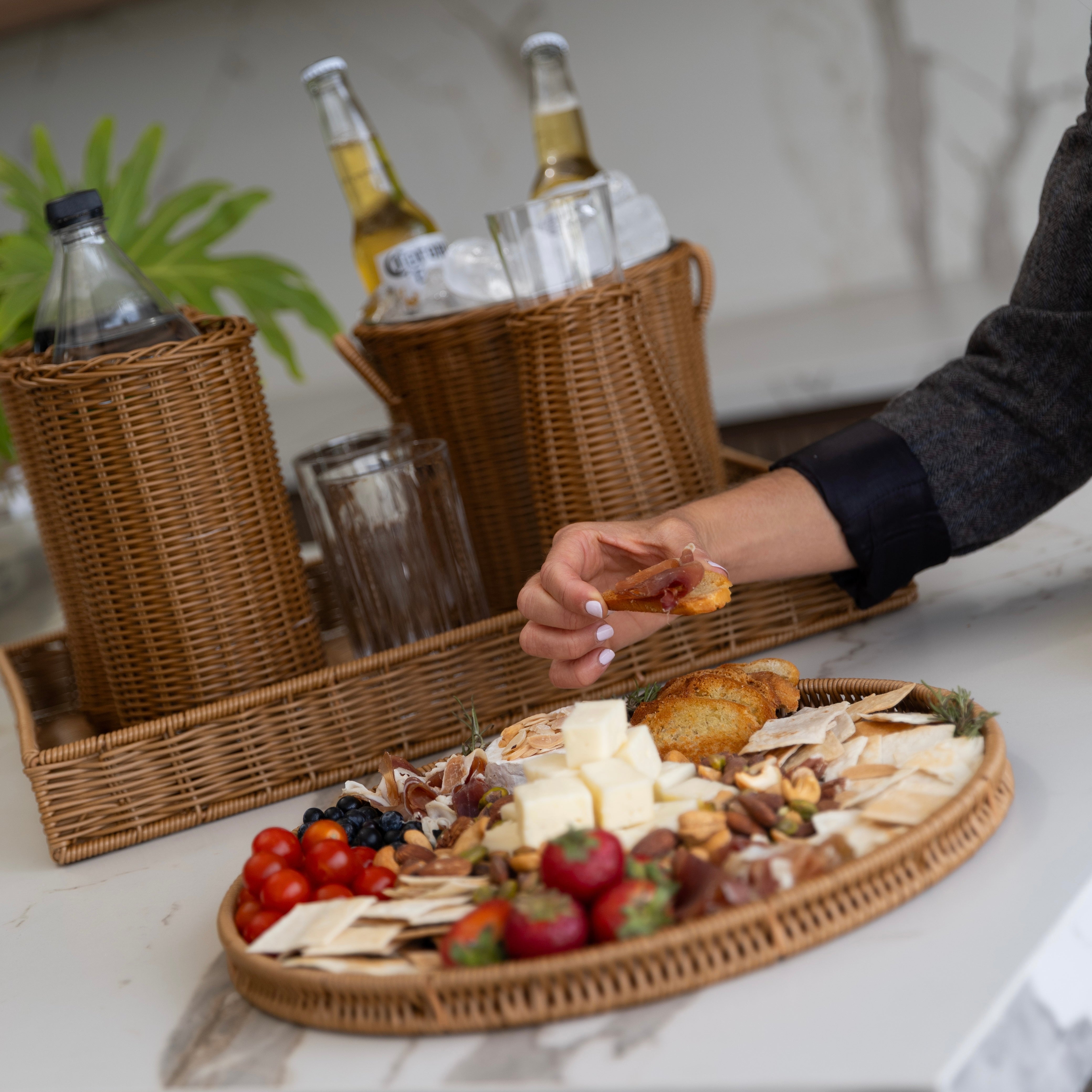 Set Aperitivo + Cubre vino DE REGALO + Panera Petit DE REGALO + ENVIO GRATIS